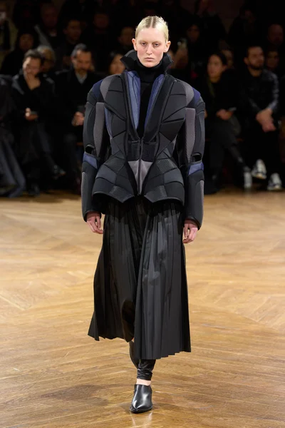 Look 29
